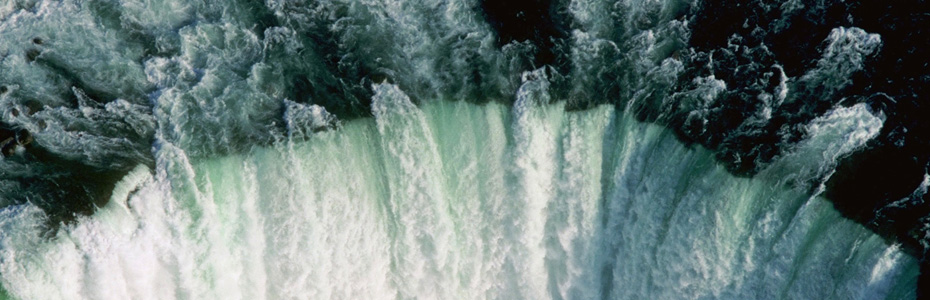 Water Rushing over Horseshoe Falls